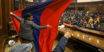 Оппозиция Армении хочет отменить постановление по Нагорному Карабаху и отправить Пашиняна в отставку