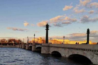 Прохладная, но солнечная погода установится в Петербурге 10 ноября