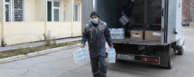 В Иркутске предприниматели доставят в медучреждения около 50 тонн питьевой воды