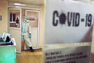 Россиянам напомнили об опасности приема антибиотиков при COVID-19