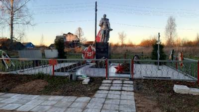 Завершен ремонт братского захоронения в поселке Осуга в Тверской области