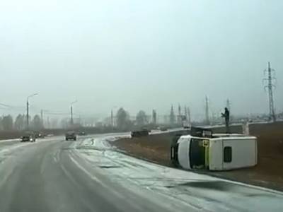 В Челябинской области перевернулась маршрутка с пассажирами