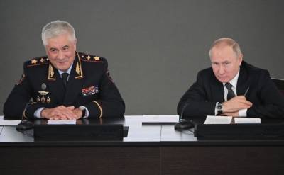 Путин и Колокольцев поздравили личный состав МВД с профессиональным праздником