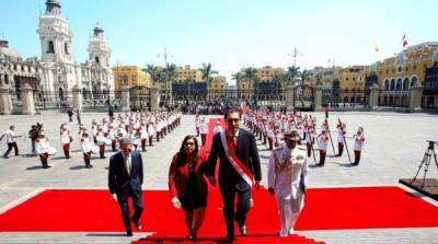 Президента Перу отстранили с занимаемой должности