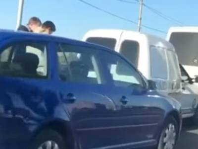 Водитель Skoda устроил массовое ДТП на Харьковском шоссе в Киеве