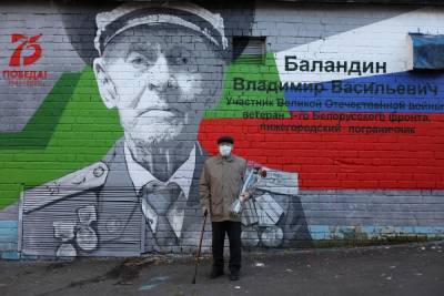Новое граффити с портретом ветерана появилось на улице Ильинской в Нижнем Новгороде