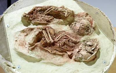 Ученые обнаружили останки самых древних близнецов