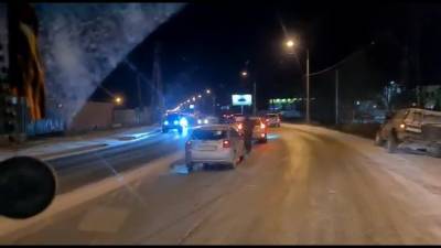 Гололедица на Холмском шоссе провоцирует аварии