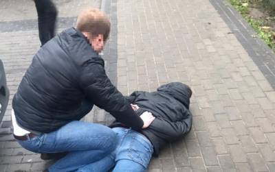 В Ровно полицейский и священник пытались продать должность