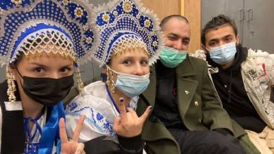В Москве задержали двух участниц Pussy Riot в кокошниках