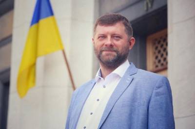 Результаты опроса Зеленского обнародуют после официального объявления результатов местных выборов - Корниенко