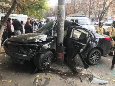 Виновник утреннего ДТП на Ленина в Ростове скончался от полученных травм