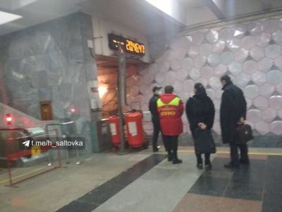 Неизвестный мужчина решил прогуляться по тоннелю метро в Харькове