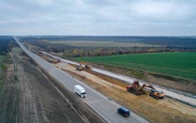 В Полтавской области строят первый в Украине бетонный автобан