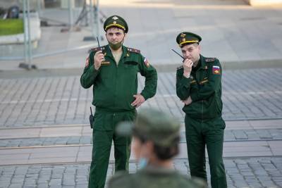Беглов: критичной ситуация с ковидом в Петербурге будет, когда в город приедут военные