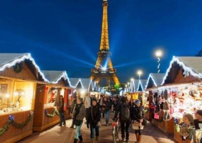 Париж может отменить рождественские и новогодние праздники из-за вероятности новой вспышки COVID-19