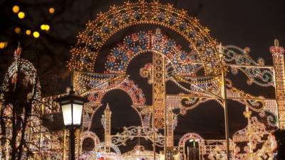 Новогоднюю подсветку в Москве включат 15 декабря