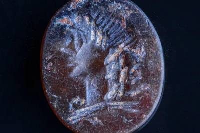 У Западной стены Иерусалима найдена печать с изображением греческого бога Аполлона