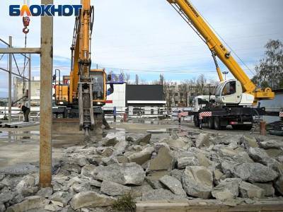 Власти Ставрополья снесли хоккейную школу ради строительства парковки и слива топлива