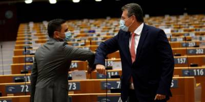 Европарламент раскритиковал Украину за отсутствие прогресса в судебной реформе и ликвидации олигархии