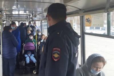 Почти 20% пассажиров маршруток и троллейбусов нарушают масочный режим в Чите