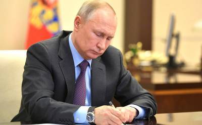 Путин подписал указы о назначении новых вице-премьера и министров
