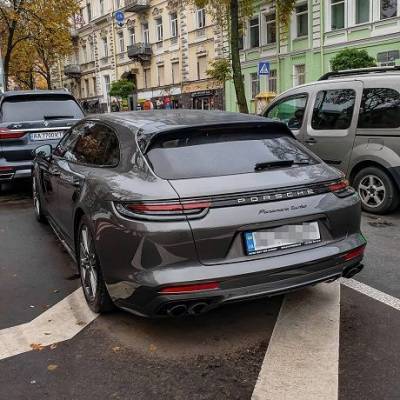 В Киеве заметили роскошный спорткар за 7 млн (ФОТО)