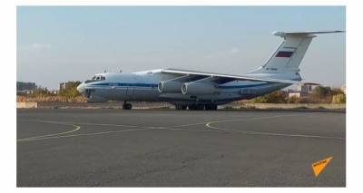 ИЛ-76 с российскими миротворцами приземляются в аэропорту "Эребуни" – видео