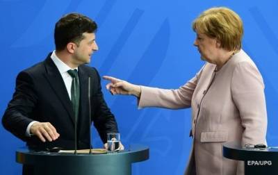 Зеленский переговорил с Меркель