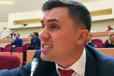 В России создается скандальный прецедент: саратовскому депутату запрещают посещение населенных пунктов