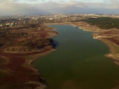 В сети показали обмелевшее Симферопольское водохранилище. Видео