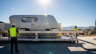 Компания Virgin Galactic провела тест своей Hyperloop-капсулы