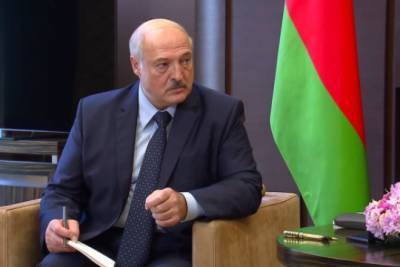 Лукашенко заявил, что не позволит превратить Белоруссию в «провинцию» Польши или Литвы