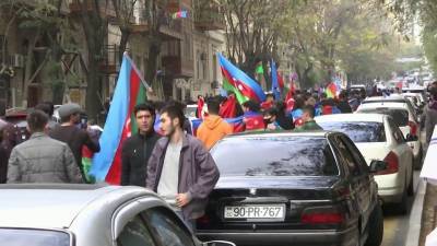 В Баку и Ереване по-разному встретили новость о прекращении боевых действий