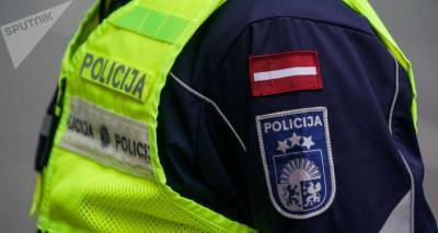 Двух полицейских в Латвии подозревают в "крышевании" незаконного бизнеса