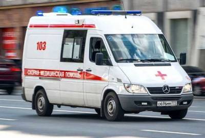 Водитель автобуса врезался в ограждение в Москве
