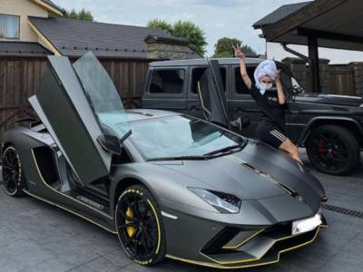 Телеведущая Ивлеева на Lamborghini нарушает ПДД по пять раз в день – СМИ