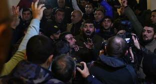 Шесть участников ночных беспорядков задержаны в Ереване