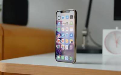 Apple «закидали» жалобами из-за потери сигнала на iPhone 12