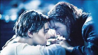 Изображавшие сцену из «Титаника» жених и невеста утонули в реке