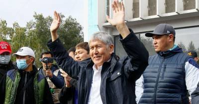 Экс-президент Киргизии Атамбаев попросил оставить его под стражей
