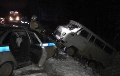 Пьяный водитель на «буханке» протаранил полицейскую машину в Удорском районе