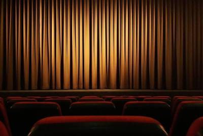 Минкультуры поручило театрам и кинотеатрам Москвы сократить продажи билетов