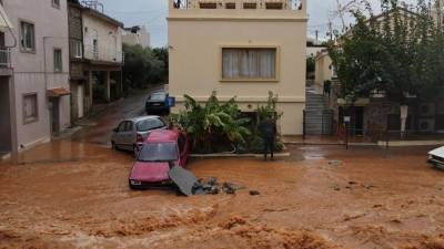 Мощное наводнение накрыло остров Крит — видео