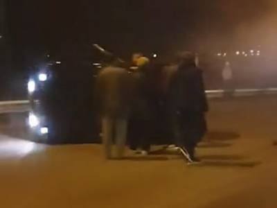 ДТП в Запорожье: авто из-за неудачного маневра перевернулось на бок