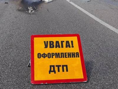В центре Киева Porsche протаранил автомобиль «скорой»