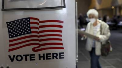 В США разразился скандал из-за отставки чиновника, отвечавшего за контроль выборов