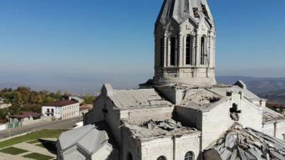 Еще три самолета с миротворцами вылетели в Карабах