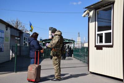 КПВВ на Донбассе: люди прибывают только в "Станицу Луганскую"