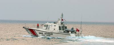 Пять человек пропали без вести после столкновения греческого танкера с турецким судном